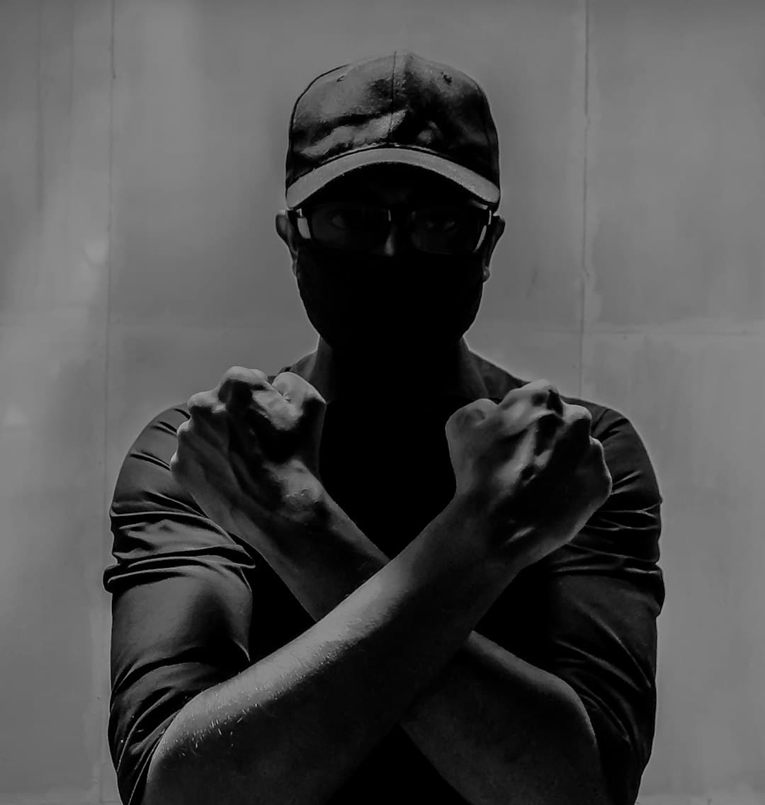 Casquette anti-choc avec coque renforcée — Vêtements de protection | Défense Légale